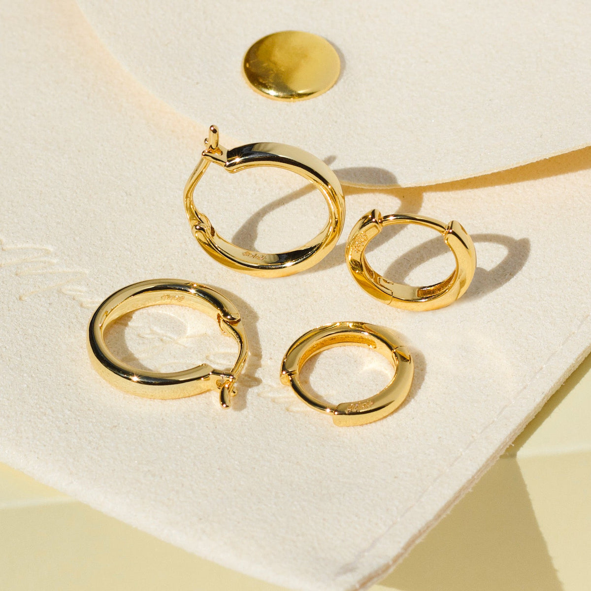 Midi Hoop Earrings | 18K Gold-Plated, 16 mm Outer Diameter