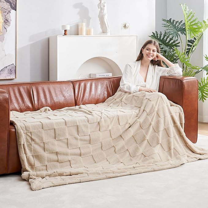 Tan Checkered Faux Fur Queen Blanket – 90"x90" | 450GSM 3D Jacquard Check Pattern | OEKO-TEX Certified Warm Earthy Throw for Bed & Couch