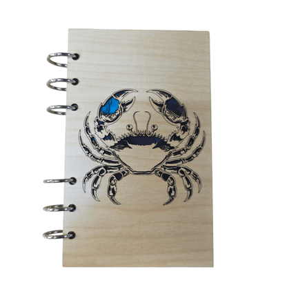 A6 refillable notebook with crab inlay on beige wood-look cover and metal rings