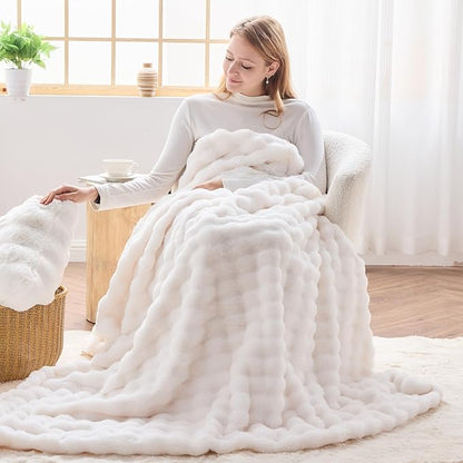 Ivory Bubble Faux Fur Queen Blanket – 90"x90" | 550GSM Reversible Plush Rabbit Fluff | Elegant Bubble Pattern Throw for Bed & Sofa