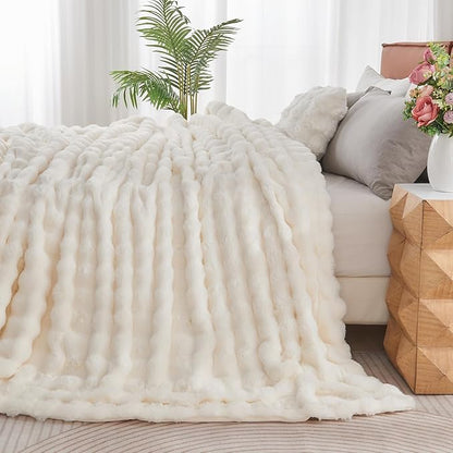 Cream White Big Bubble Faux Fur Queen Blanket – 90"x90" | 800GSM Luxury Rabbit Fluff | Spectacular Bubble Throw for Bed & Sofa