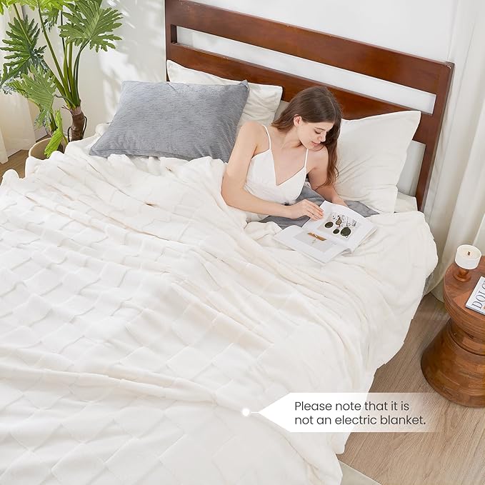 Ivory Checkered Faux Fur California King Blanket – 90"x108" | 450GSM 3D Jacquard Check Pattern | OEKO-TEX Certified Classic Throw for Cal King Beds
