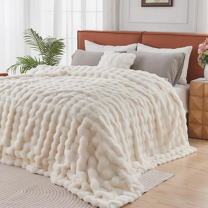 Cream White Big Bubble Faux Fur Queen Blanket – 90"x90" | 800GSM Luxury Rabbit Fluff | Spectacular Bubble Throw for Bed & Sofa
