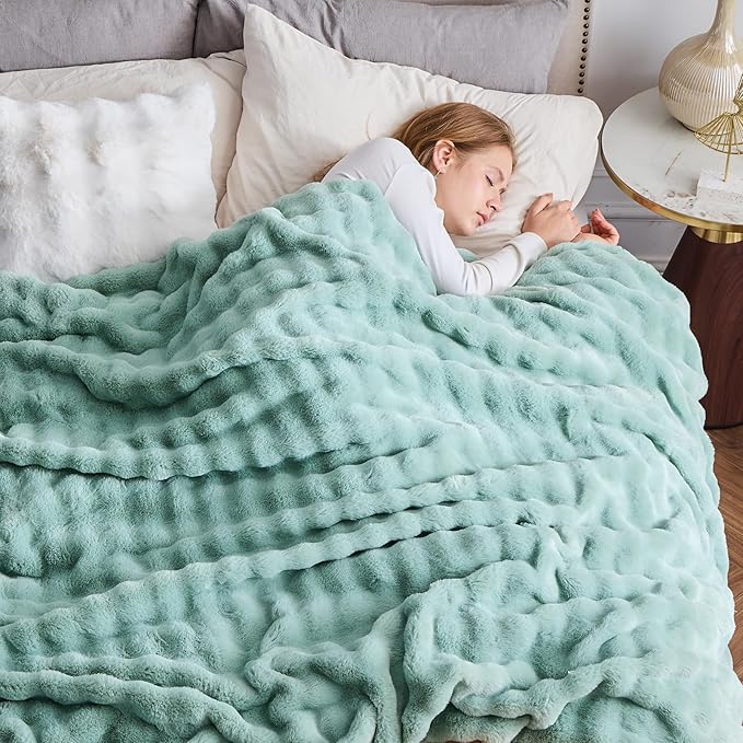 Sage Green Bubble Faux Fur Queen Blanket – 90"x90" | 550GSM Reversible Plush Rabbit Fluff | Botanical Bubble Pattern Throw for Bed & Sofa