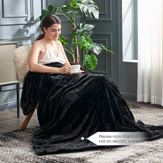 Black Checkered Faux Fur Queen Blanket – 90"x90" | 450GSM 3D Jacquard Check Pattern | OEKO-TEX Certified Bold Plush Throw for Bed & Couch