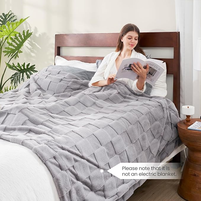 Grey Checkered Faux Fur Queen Blanket – 90"x90" | 450GSM 3D Jacquard Check Pattern | OEKO-TEX Certified Versatile Plush Throw for Bed & Couch