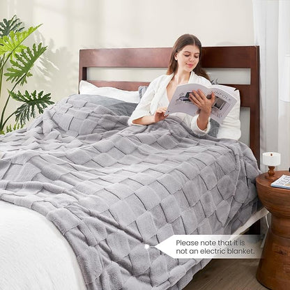 Grey Checkered Faux Fur Queen Blanket – 90"x90" | 450GSM 3D Jacquard Check Pattern | OEKO-TEX Certified Versatile Plush Throw for Bed & Couch