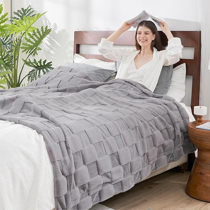 Grey Checkered Faux Fur Queen Blanket – 90"x90" | 450GSM 3D Jacquard Check Pattern | OEKO-TEX Certified Versatile Plush Throw for Bed & Couch