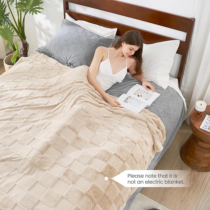 Tan Checkered Faux Fur King Blanket – 108"x90" | 450GSM 3D Jacquard Check Pattern | OEKO-TEX Certified Warm Earthy Throw for King Beds