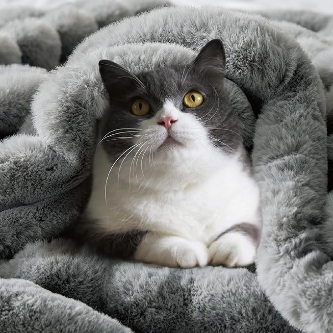 Grey Faux Rabbit Fur Throw Blanket – 50"x60" | 770GSM Double-Sided Luxury Fluffy Blanket | 3D Striped Plush Couch Throw for Men & Women