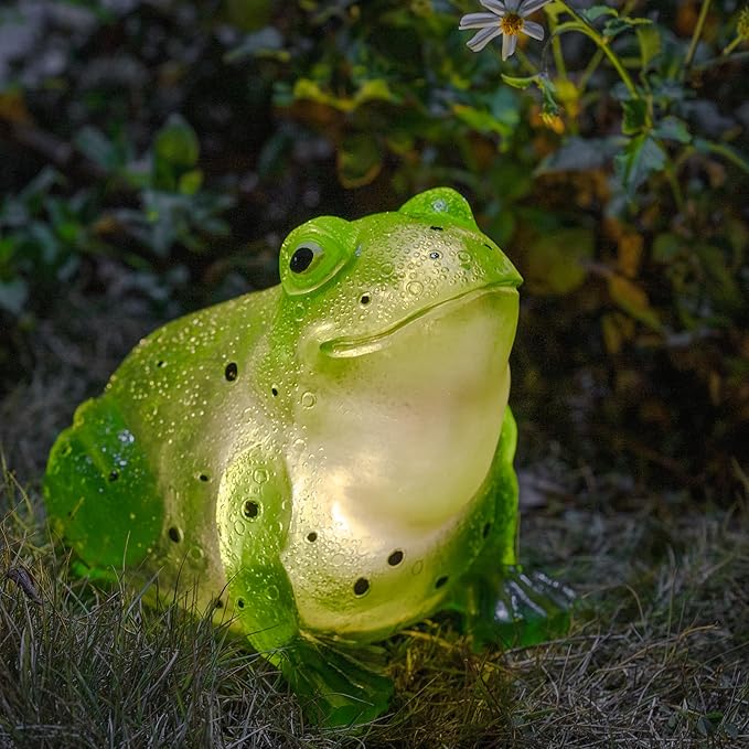 Green Solar Frog Garden Statue Light - Polyresin Outdoor Lawn and Patio Decor