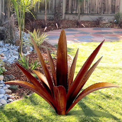 12-Leaf Metal Agave Garden Sculpture - Rustic Botanical Outdoor Decor