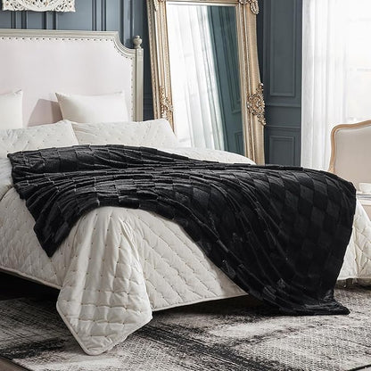 Black Checkered Faux Fur Queen Blanket – 90"x90" | 450GSM 3D Jacquard Check Pattern | OEKO-TEX Certified Bold Plush Throw for Bed & Couch