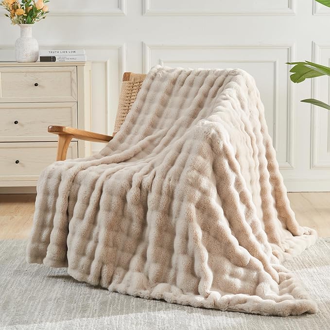 Linen Bubble Faux Fur Queen Blanket – 90"x90" | 550GSM Reversible Plush Rabbit Fluff | Natural Organic Bubble Pattern Throw for Bed & Sofa