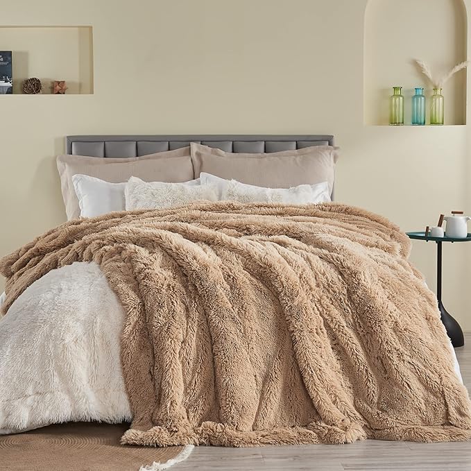 Brown Shaggy Faux Fur Queen Blanket – 90"x90" | 1.5" Deep Plush Pile | Warm Earthy Couch Throw for Queen Beds, Sofas & Hygge Living