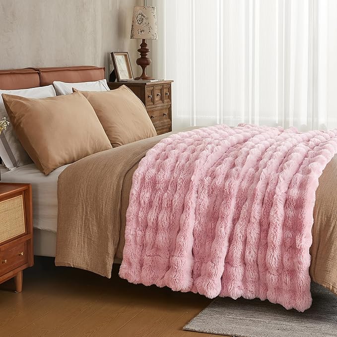 Pink Faux Fur King Blanket – 108"x90" | 750GSM Wavy Bubble Texture | Opulent Plush Throw for King Beds, Sofa & Chaise Lounge