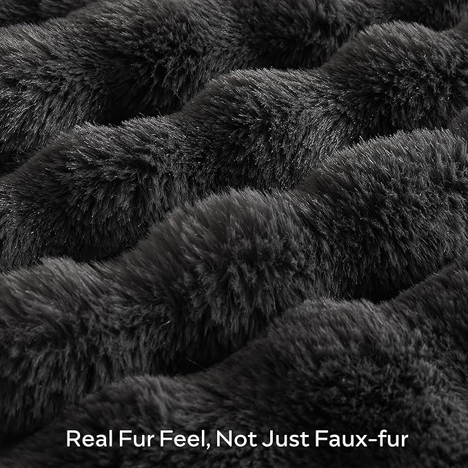 Dark Grey Faux Fur Queen Blanket – 90"x90" | 750GSM Wavy Bubble Texture | Sophisticated Plush Throw for Bed, Sofa & Chaise Lounge