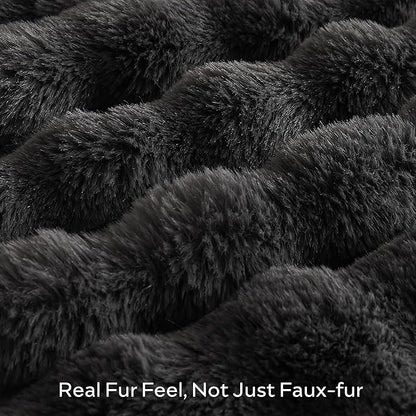 Dark Grey Faux Fur Queen Blanket – 90"x90" | 750GSM Wavy Bubble Texture | Sophisticated Plush Throw for Bed, Sofa & Chaise Lounge