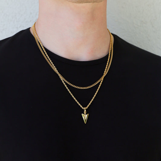 Gold arrow pendant necklace set with two layered chain necklaces