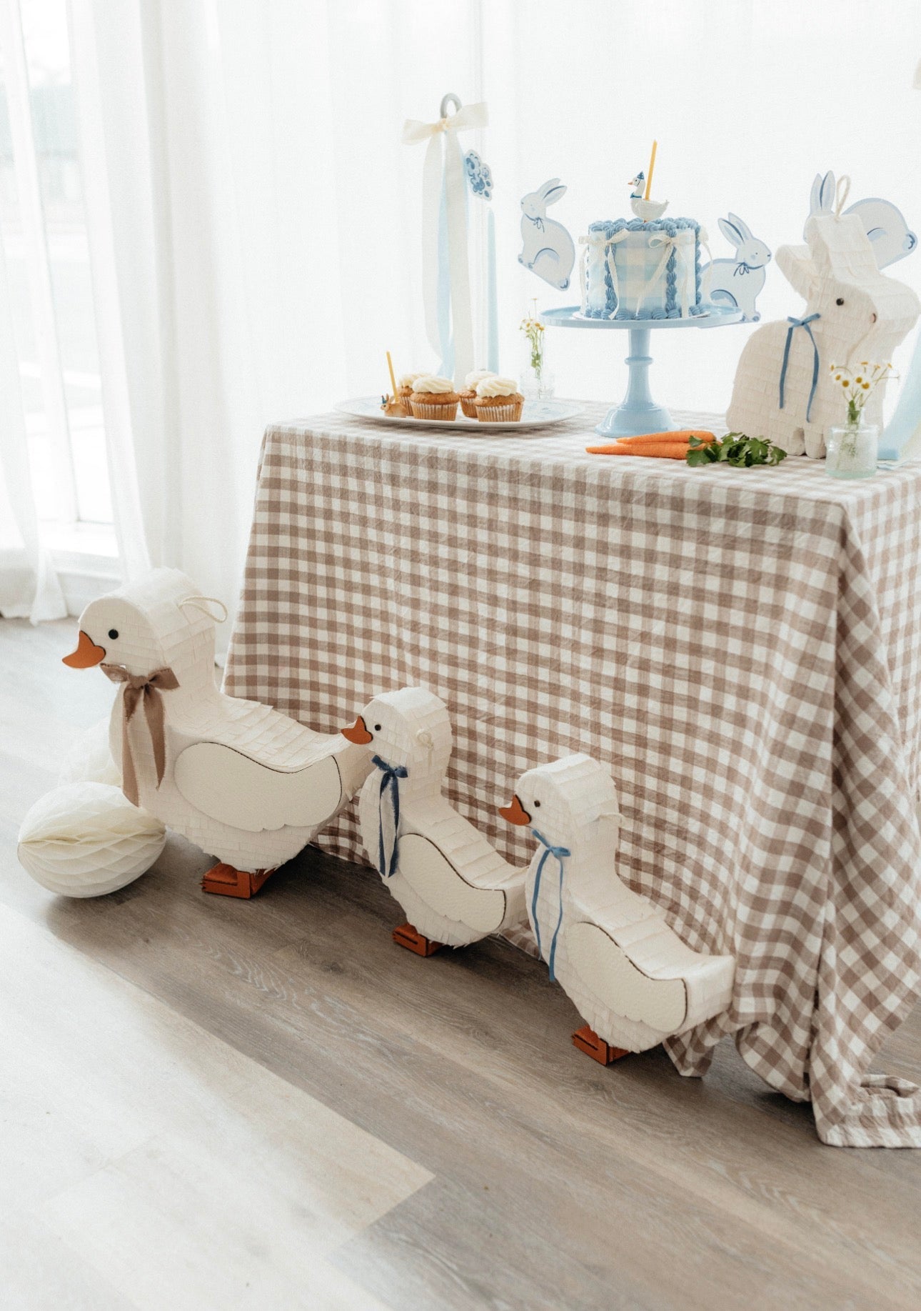 Spring Time duck piñata  (large)