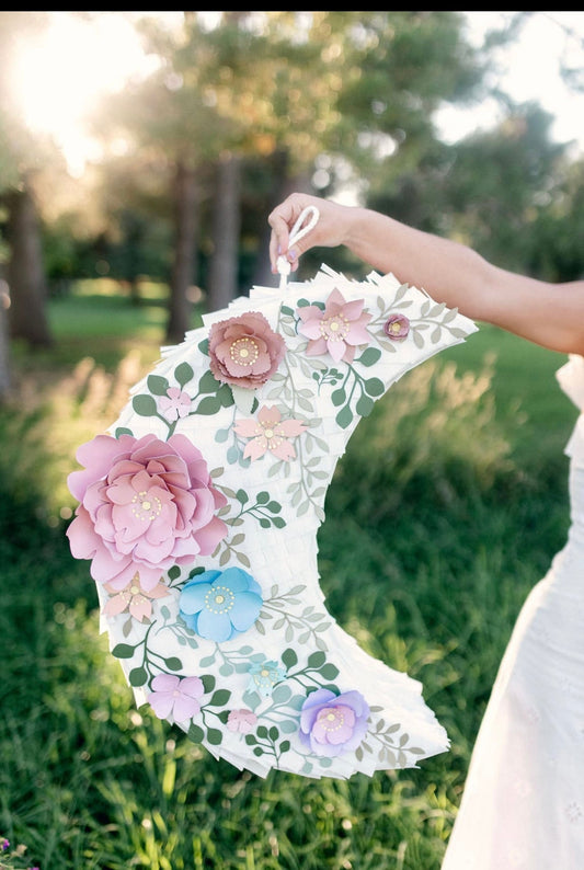 🌙 Moon Piñata – Floral Crescent Moon Party Decoration for Boho, Celestial & Birthday Celebrations