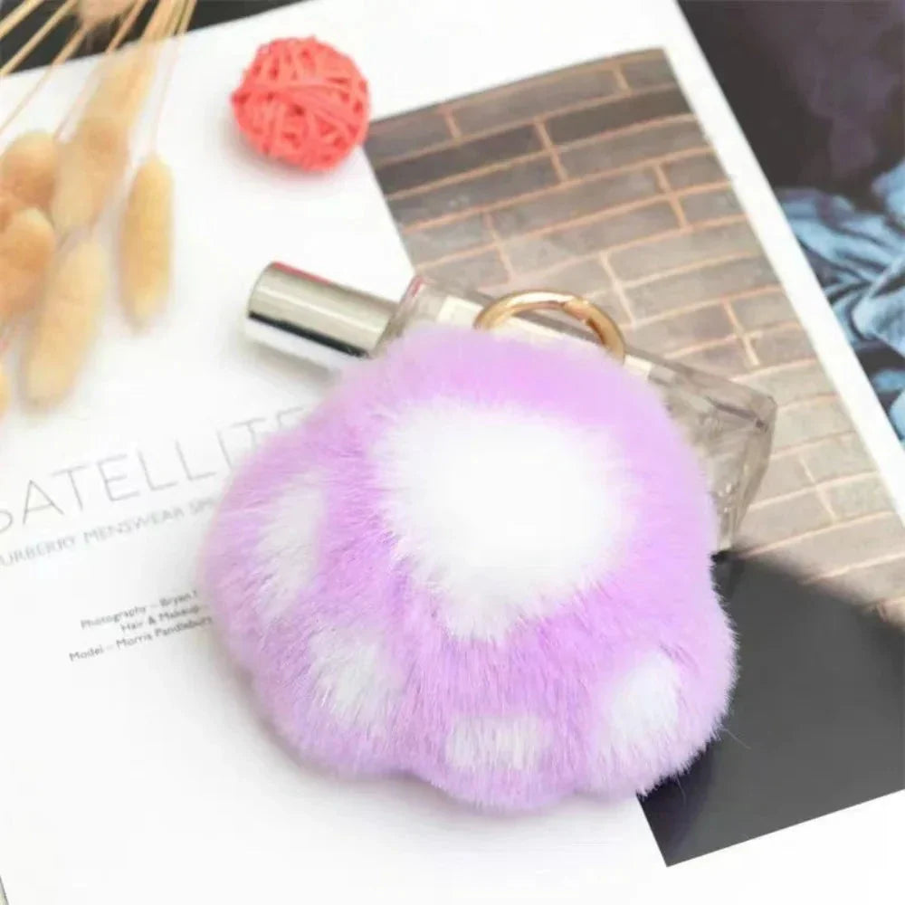 Cat Paw Plush Keychain – Cute Fluffy Faux Fur Pendant for Bags & Keys