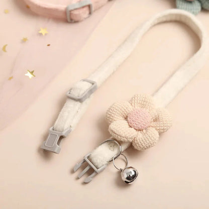 Adjustable Flower Cat Collar with Bell – Cute Breakaway Pet Collar for Kittens & Small Dogs