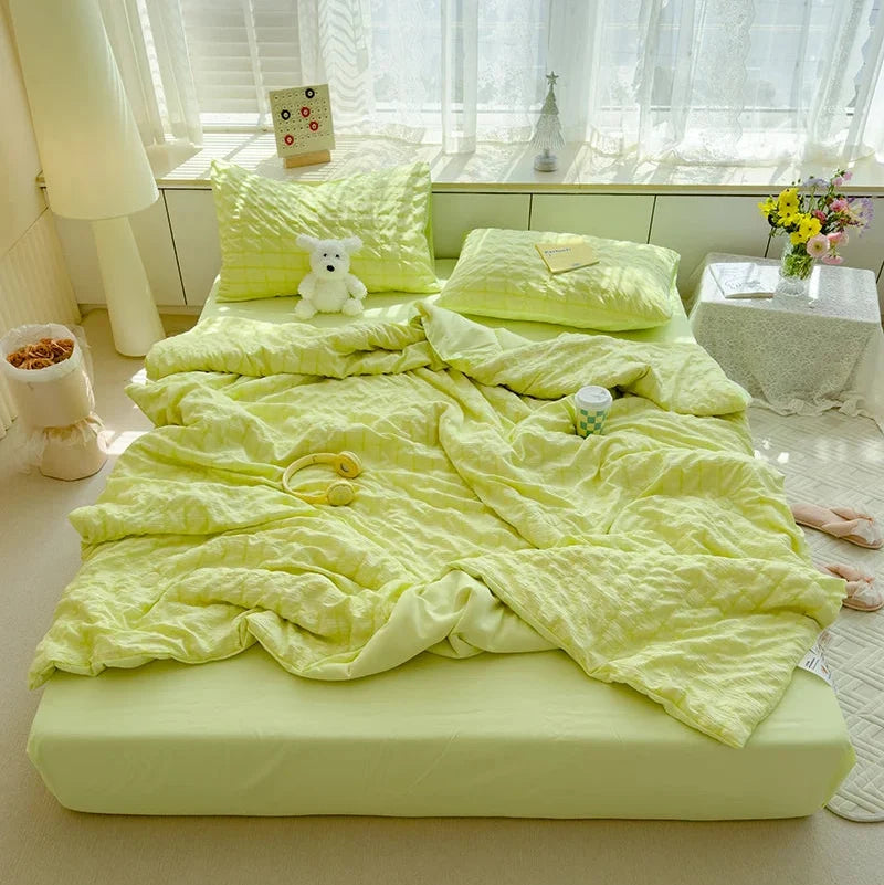 Lime green seersucker summer duvet cover set with matching pillowcases and quilted look
