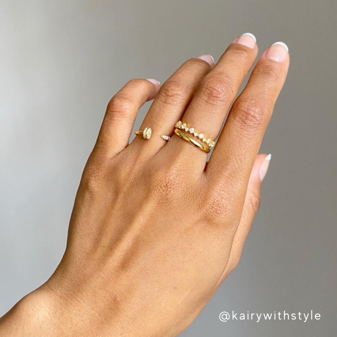 Gold-plated band ring worn on hand, smooth slim profile