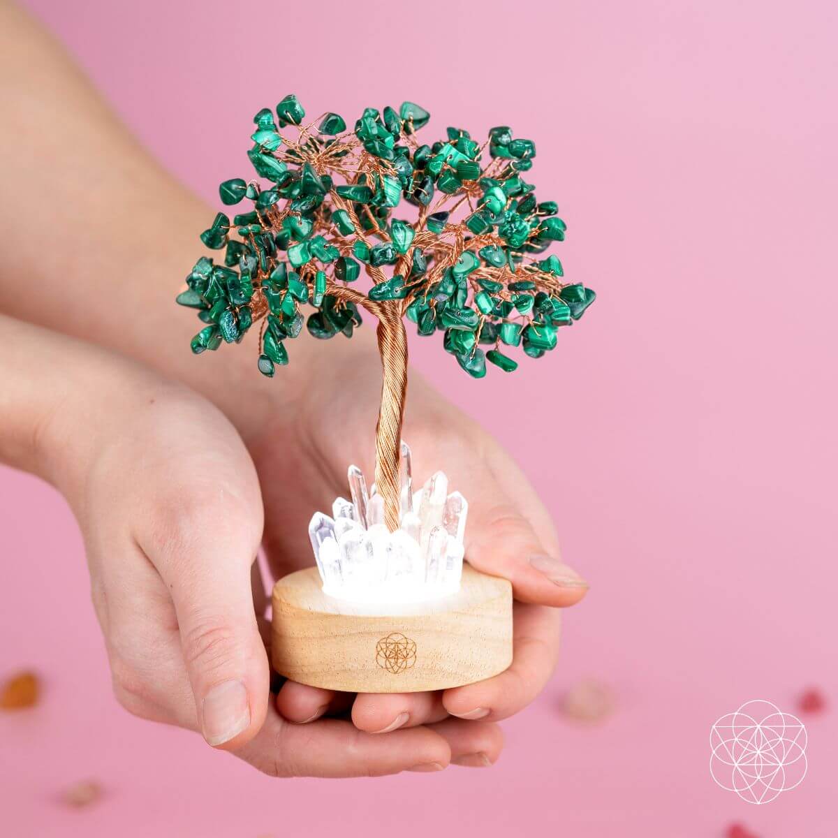 Unwind – Malachite Tree Lamp with Clear Quartz Base Accents