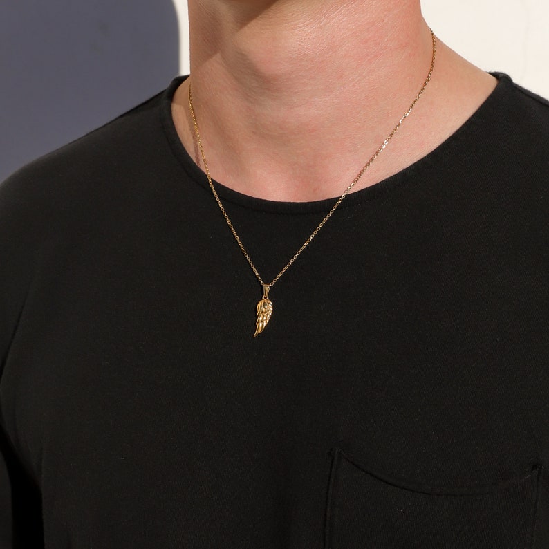 Gold angel wing pendant necklace set with layered twist rope chains