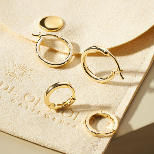Gold-plated small and medium hoop earring set with hinged backs, mixed sizes